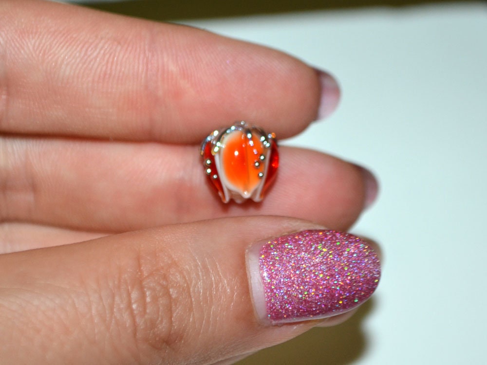 Red orange glass beads gold dots, 10mm flower beads, Artisan lampwork bead, Red lampwork spacer, Craft beads, Floral lampwork, Flower spacer