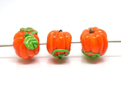 Handmade glass pumpkin beads, Orange lampwork bead, Miniatures Pumpkin, Fall Decor, Autumn Decor, Thanksgiving decor