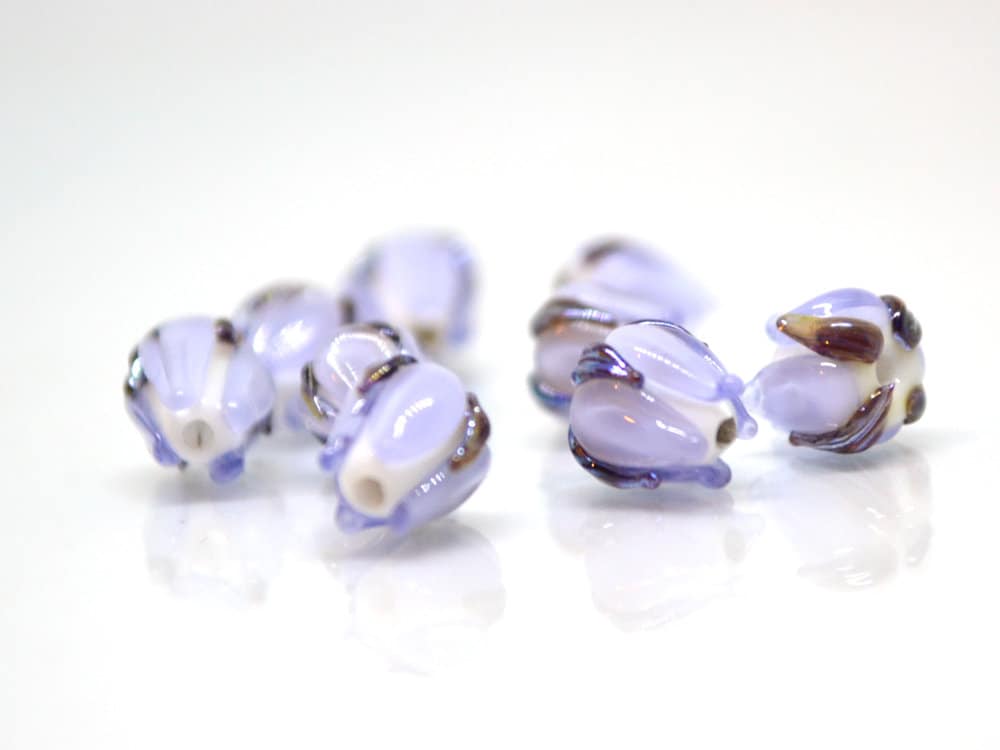 Lavender small lampwork beads, Light purple flower beads, Tiny glass beads, 7mm flower beads, Artisan lampwork