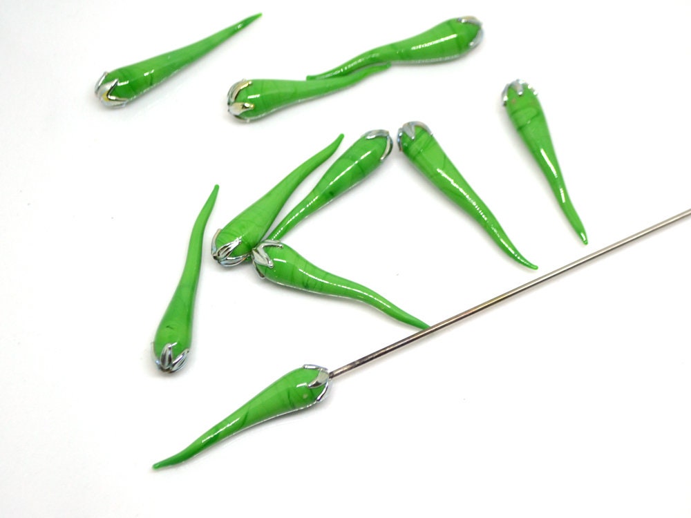 Green chili peppers, Lampwork chile beads, Vegetable beads, Lampwork vegetables, Vegetable jewelry, Vegetable garden, vegetable pendant