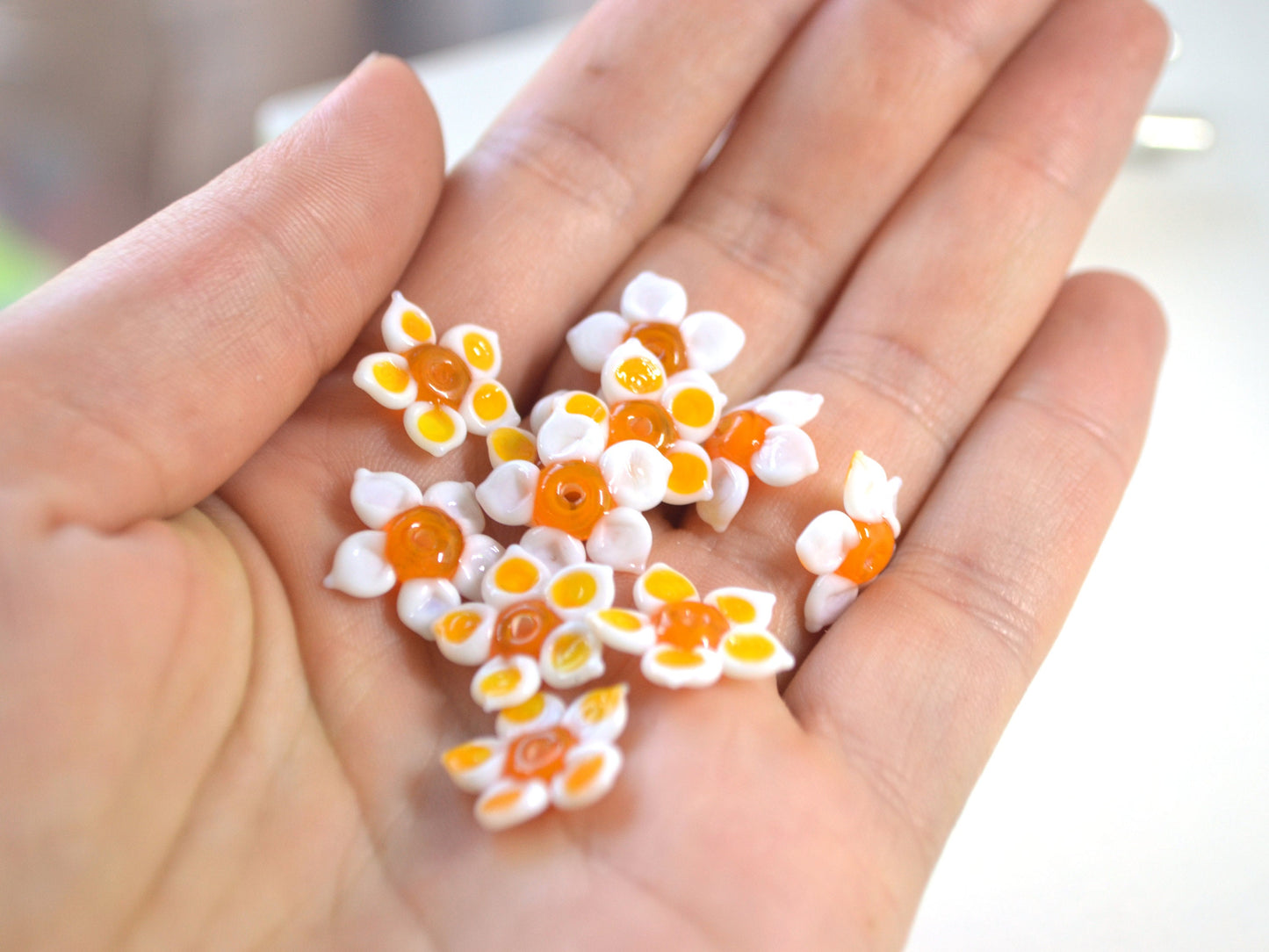 Bright white orange flower beads, 5 Petals floral lampwork, Field flower bead, Glass flowers, Meadow flowers, Flower necklace