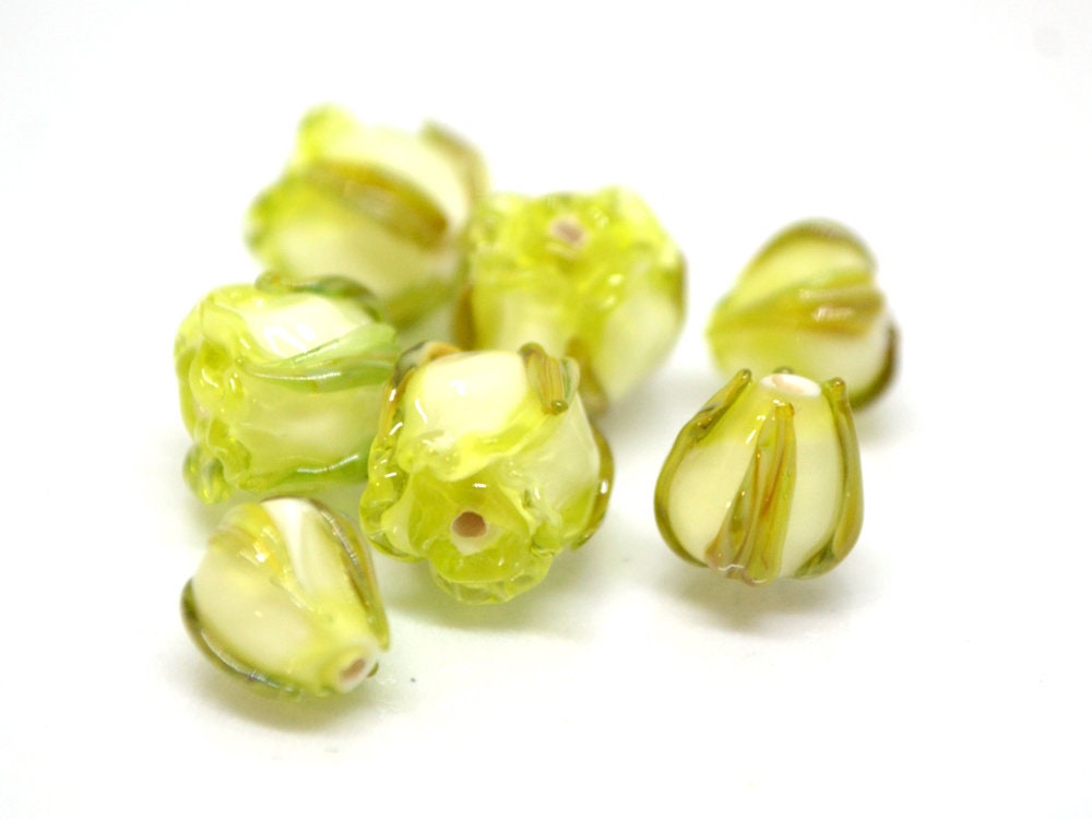 Salad green 8mm rosebud beads, Rose and bud beads, Summer Floral lampwork, Small flower beads, Art Flower Beads, Floral jewelry, Handmade