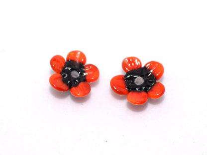 Red poppy glass beads, Very small red flower beads, Red black flower beads, Tiny red flowers, Lampwork poppy beads, 7mm flowers, poppy red