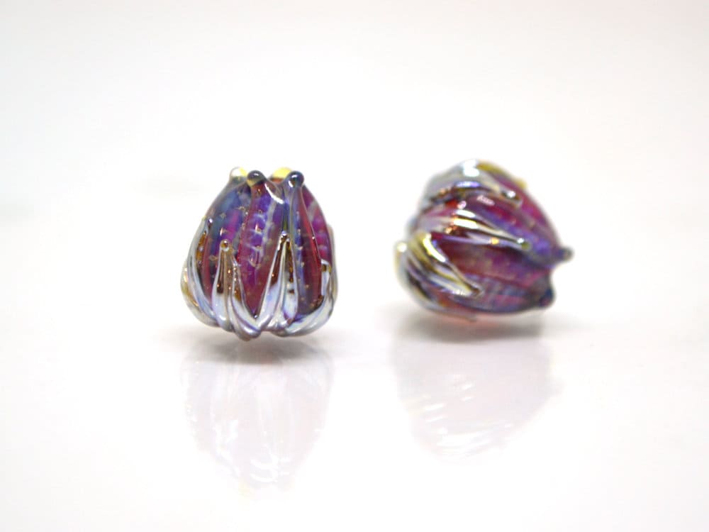 Ruby red silver flower beads, 10mm flower beads, Lampwork flower bead, Glass beads, Floral lampwork, Artisan lampwork, Handmade beads