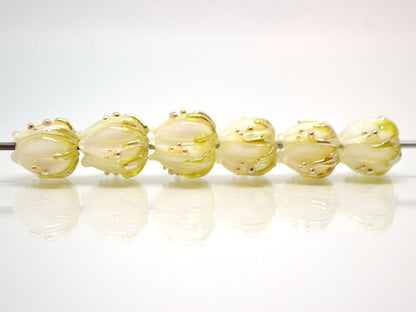 Handmade lampwork 10mm White flower glass beads with gold drops, Lampwork bead set, Small flower beads, Floral lampwork, Art glass bead milk