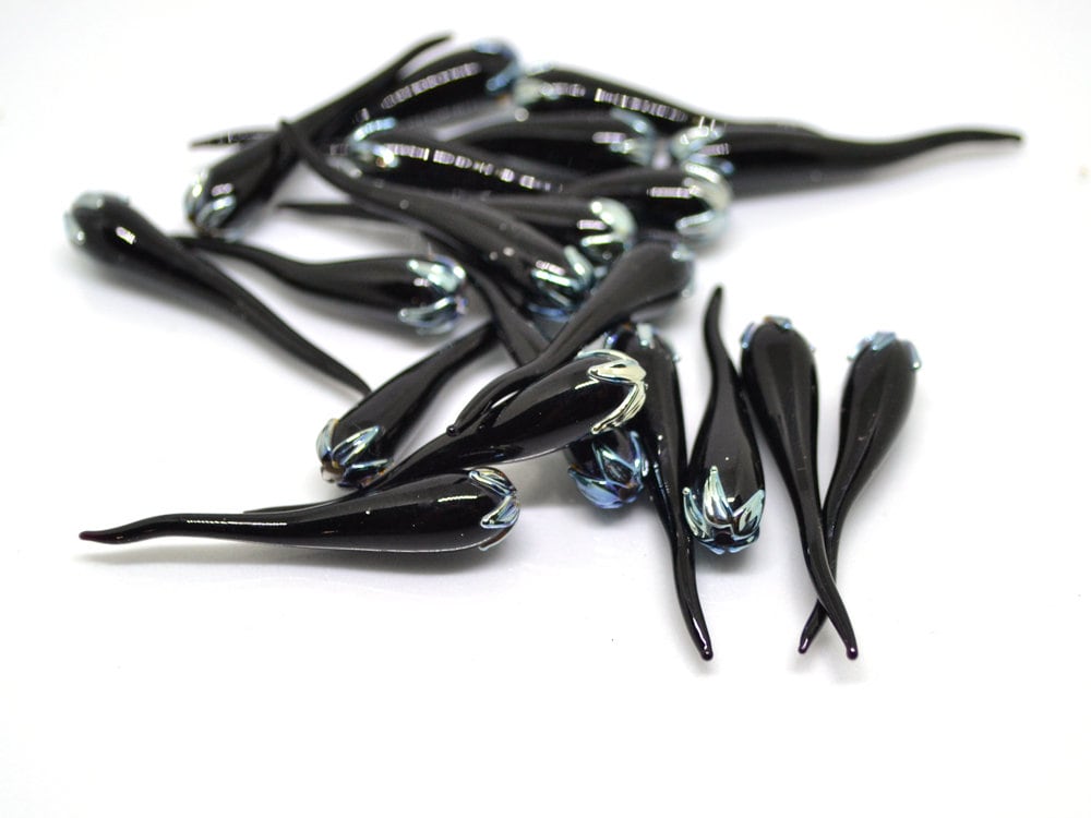 Black silver chili peppers, Lampwork chile beads, lampwork charms, Artisan lampwork, Farm lampwork, Vegetable beads, Lampwork vegetables