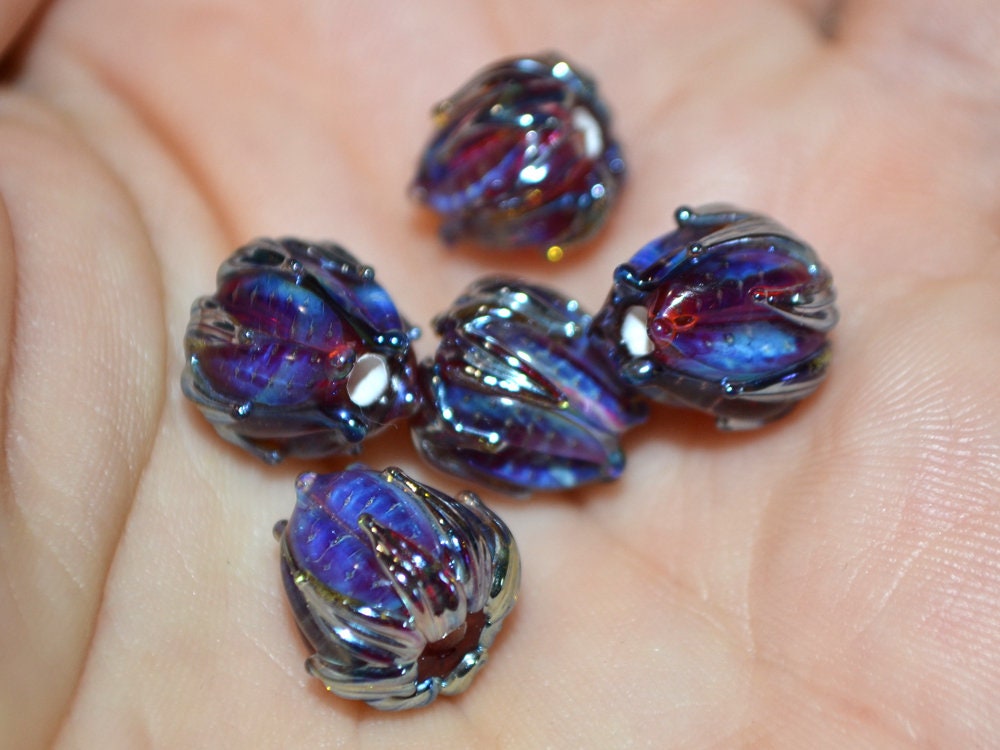 Ruby red silver flower beads, 10mm flower beads, Lampwork flower bead, Glass beads, Floral lampwork, Artisan lampwork, Handmade beads