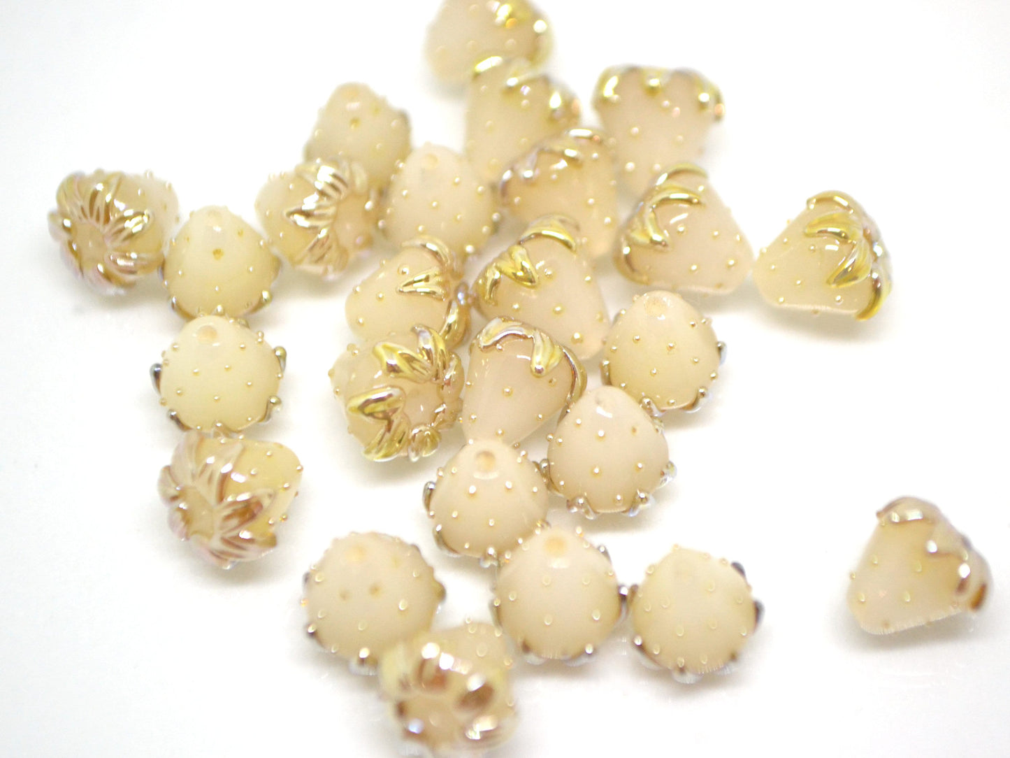 White Gold Small 7mm Strawberry glass beads, White strawberry, Lampwork berries, Mini berry beads, Berry jewelry, Glass Berry beads