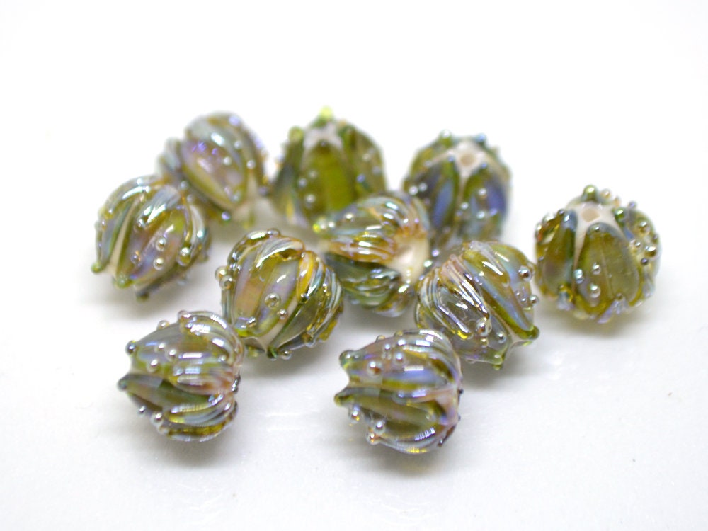 Olive gold flower beads, 7mm glass beads, Small flower beads, Tea green floral beads, Tiny flower beads