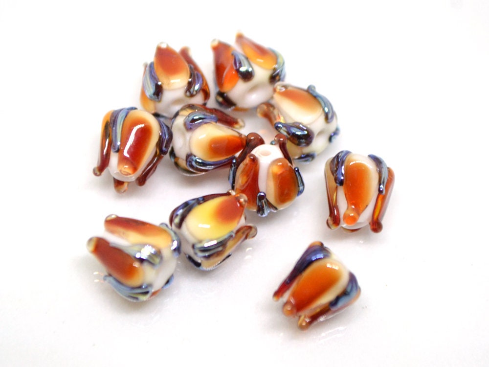 Red small lampwork beads, Transparent red white flower beads, Tiny glass beads, 7mm flower beads, Artisan lampwork