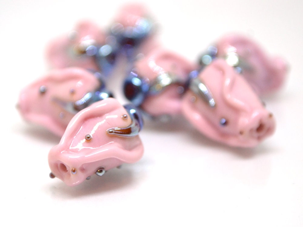 Pink twisted rosebud  beads, Opaque pink Glass rose bud Bead, Flower lampwork bead, Artisan lampwork beads