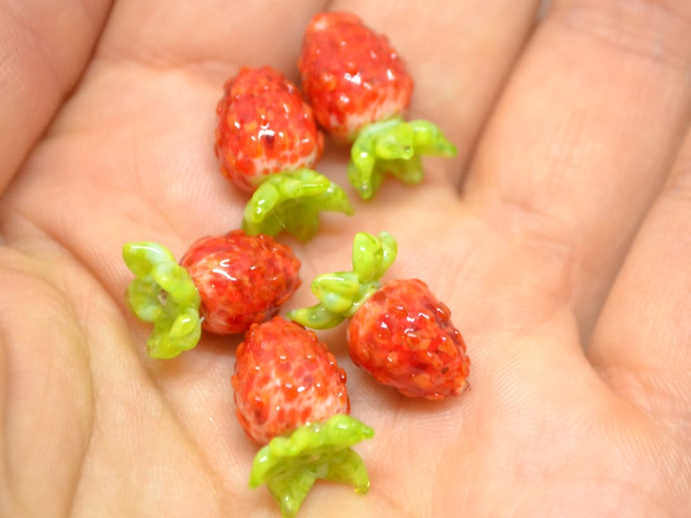 Red lampwork strawberry, Berry glass beads, Lampwork berries, Berry fruit beads, Red green berry beads, Garden glass beads, Berry jewelry