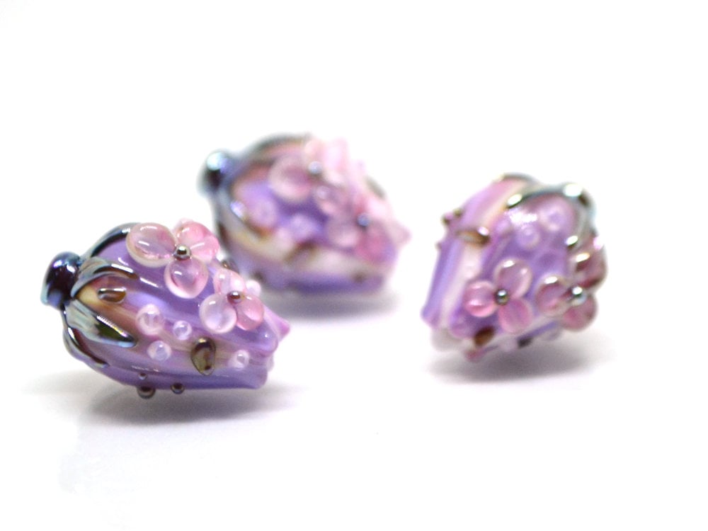 Lavender flower bouquet lampwork beads, Light purple lampwork beads, Artisan lampwork, beads for Designer