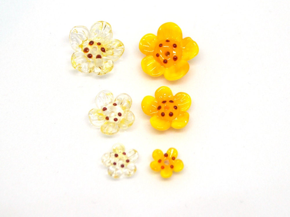 Yellow glass beads, Set of 12pcs, Honey yellow flower beads, Golden yellow beads, Topaz yellow beads, Floral lampwork, Artisan Lampwork bead