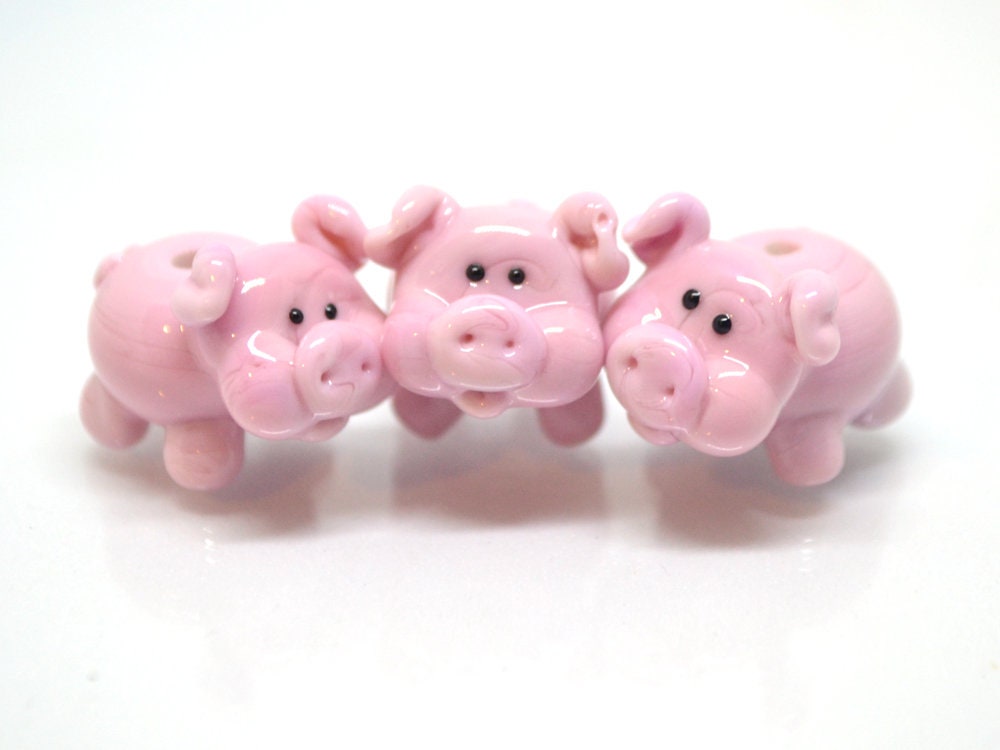 Lampwork pig beads
