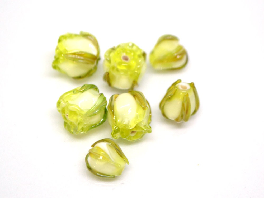 Salad green 8mm rosebud beads, Rose and bud beads, Summer Floral lampwork, Small flower beads, Art Flower Beads, Floral jewelry, Handmade