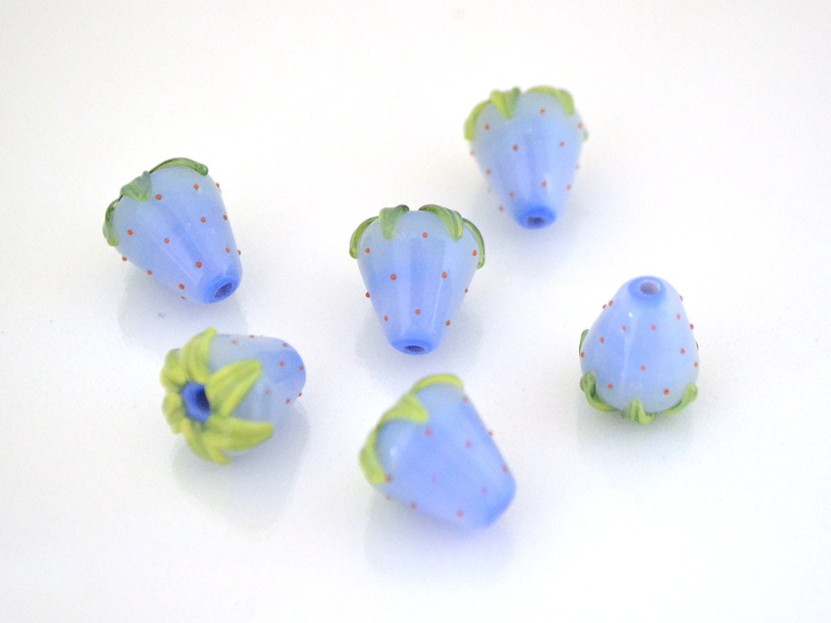 Periwinkle blue Strawberry glass beads, Lampwork berry, Lampwork strawberry, Blue Berry beads, Forest glass beads, Glass berries
