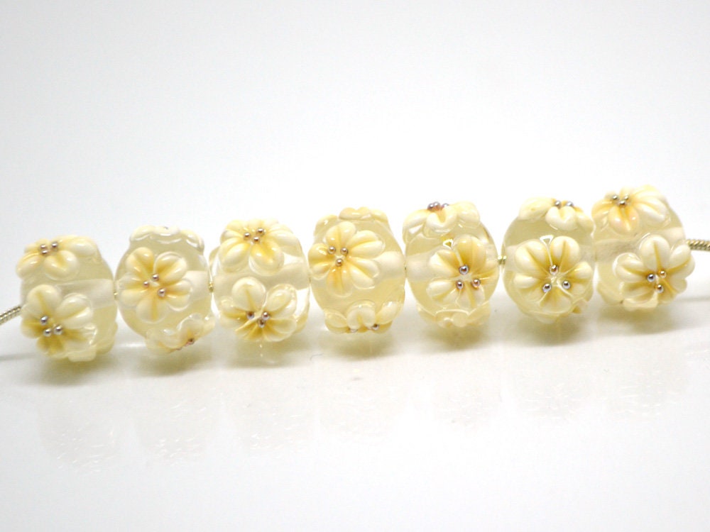Ivory floral lampwork glass beads, Ivory flowers on transparent beads, Rondelle beads, Wedding bracelet, Jewelry making, Artisan lampwork