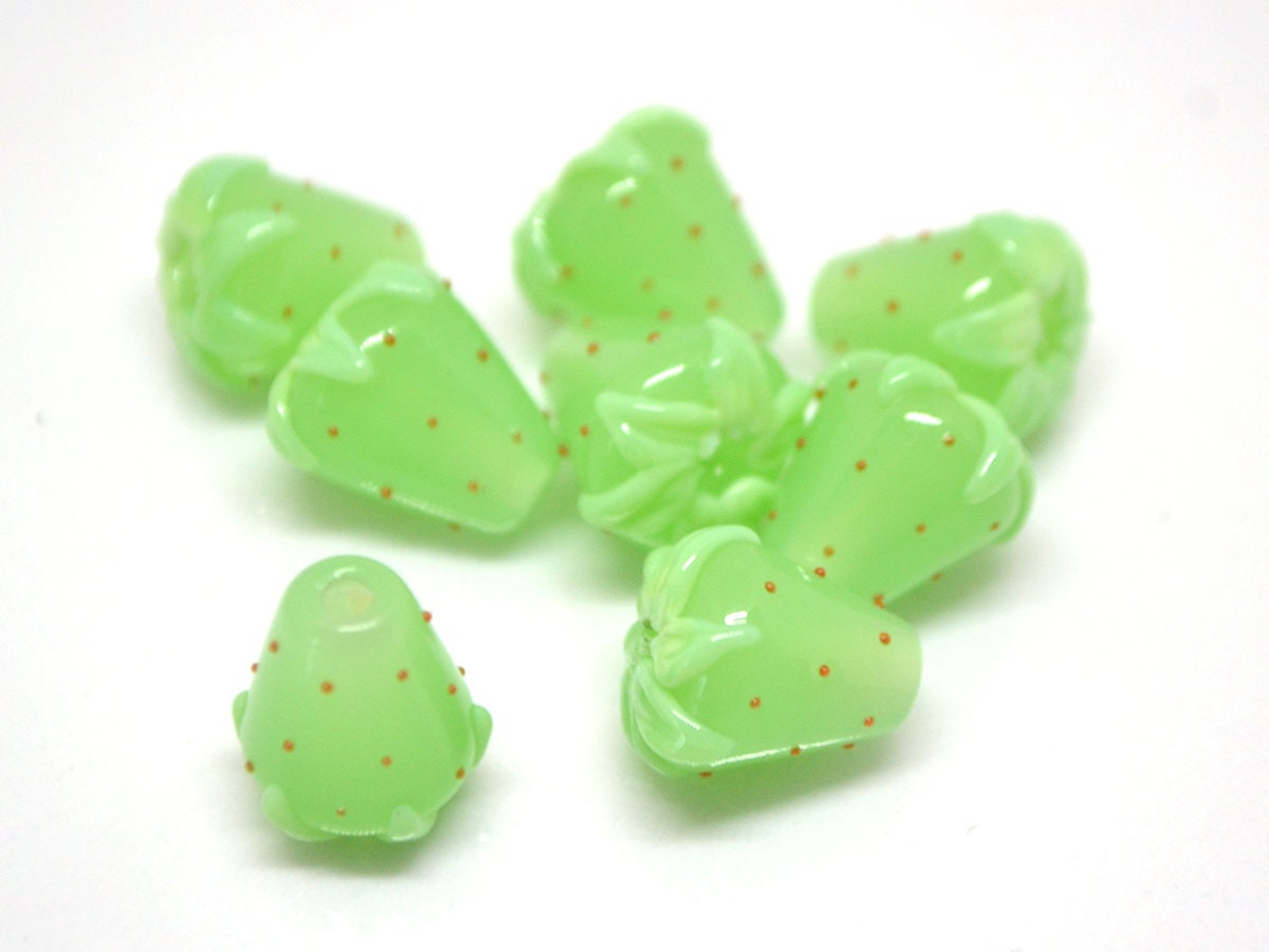 Salad green Strawberry glass beads, Green berry beads, Lampwork berry beads, Lampwork berries, Lampwork strawberry, Berry jewelry