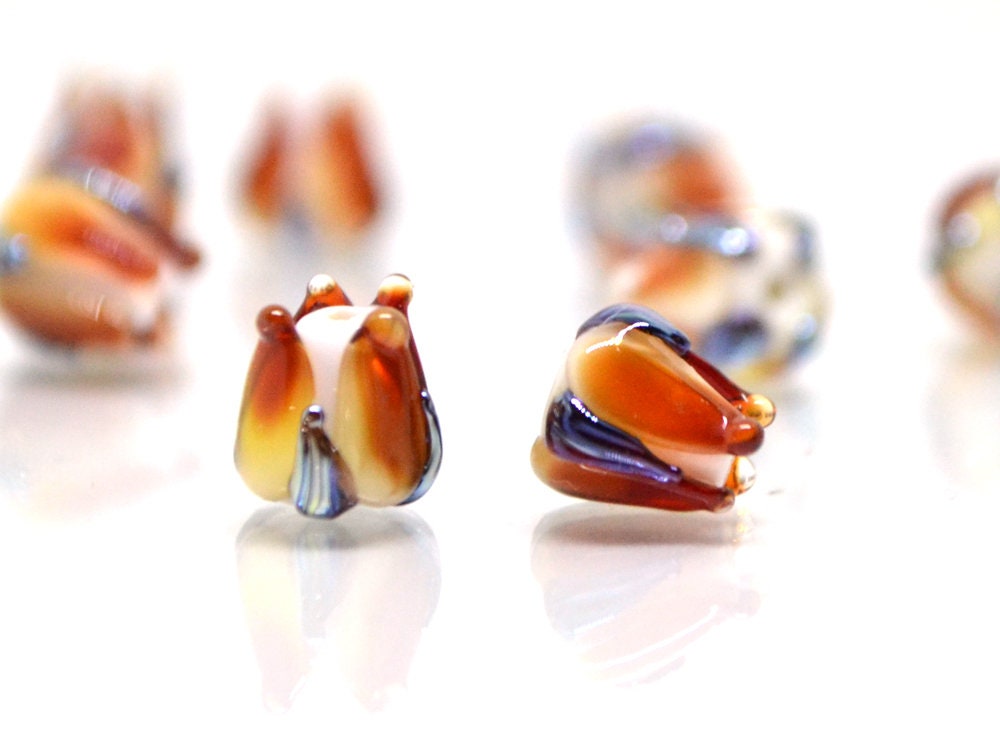 Red small lampwork beads, Transparent red white flower beads, Tiny glass beads, 7mm flower beads, Artisan lampwork