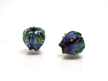 Blue green flower glass beads, Artisan lampwork floral beads, 10mm flower beads, garden beads, floral theme bead Handmade Lampwork bead set
