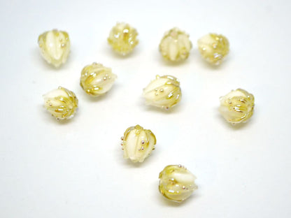Handmade lampwork 10mm White flower glass beads with gold drops, Lampwork bead set, Small flower beads, Floral lampwork, Art glass bead milk