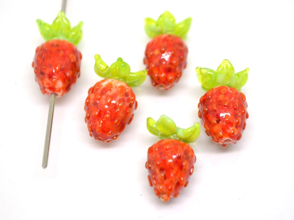 Red lampwork strawberry, Berry glass beads, Lampwork berries, Berry fruit beads, Red green berry beads, Garden glass beads, Berry jewelry