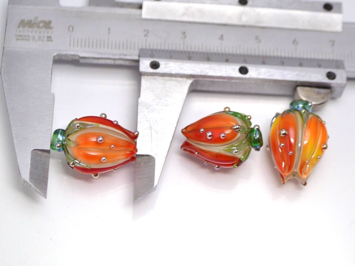 Red rosebud Handmade Lampwork Beads Artisan Lampwork Flower Glass Beads Red Orange Glass Beads Glass Floral Lampwork Flower Bud Rose Beads
