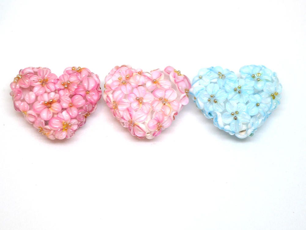 heart flower pendant glass heart pendant set of beads romantic jewelry making 3 heart pendant 3 sisters necklace floral art glass pendant