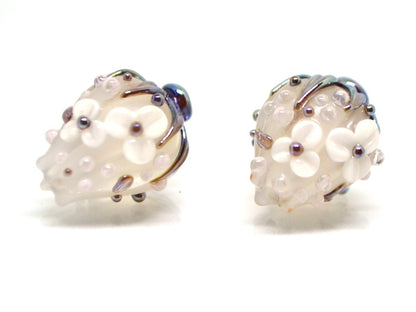 White Glass flower bouquet on lampwork bud beads, Miniature flowers, Glass miniature, Artisan lampwork, White silver glass flower beads