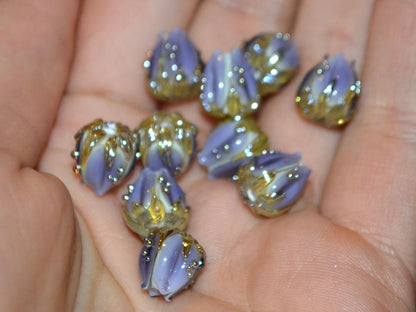 Lavender flower beads green gold, 10mm beads, Light purple flower beads, Artisan lampwork, Handmade flower bead, Glass flower bead, Floral
