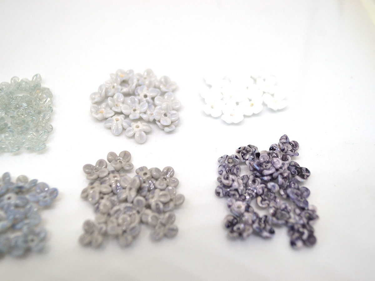 Gray small flower beads, Black cute flowers for headband, White tiny flowers, mini glass flowers, transparent lampwork beads