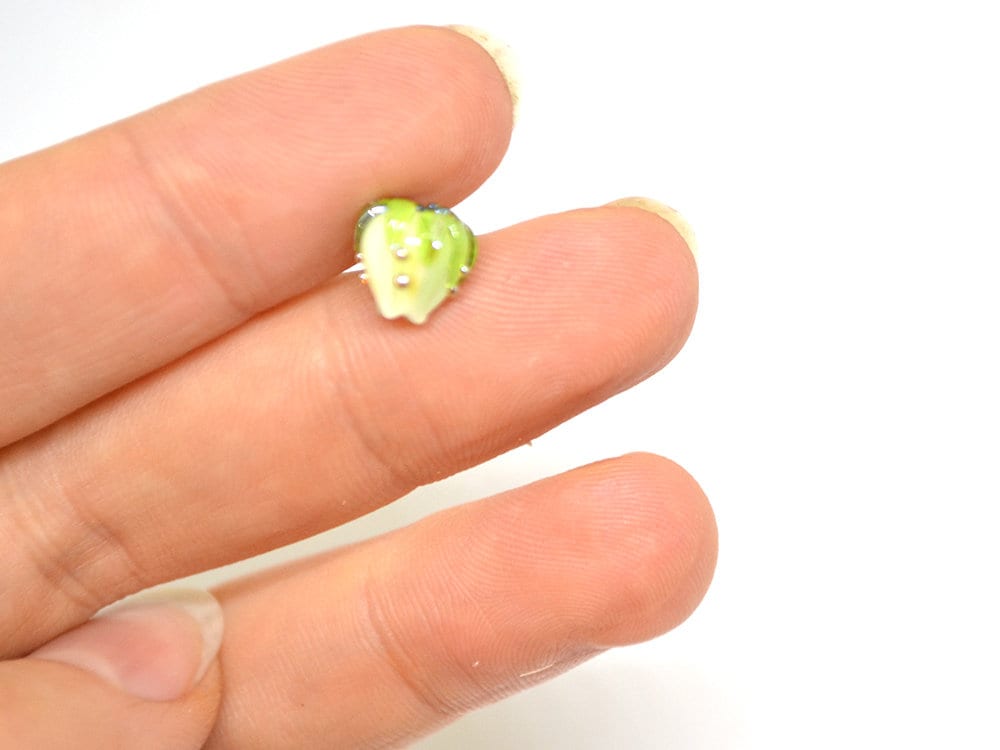 Mint green flower beads with gold leaves, Small glass beads, 7mm flower beads, Tiny lampwork beads