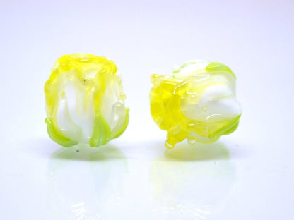 Yellow lampwork rosebud beads, Glass rose beads, White flower beads, Artisan lampwork, Floral Lampwork, Jewelry making, Glass flower jewelry