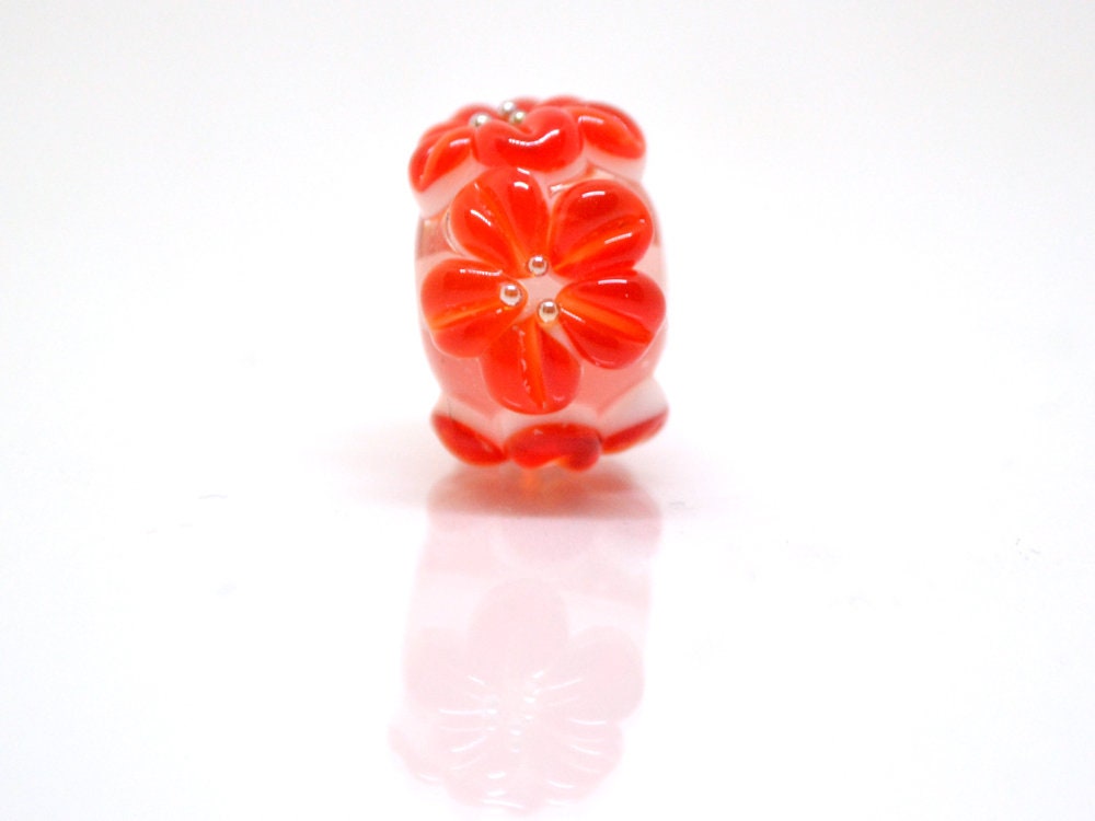 red flower beads red glass beads with flowers red transparent bead clear lampwork beads summer bright red beads earrings making jewelry