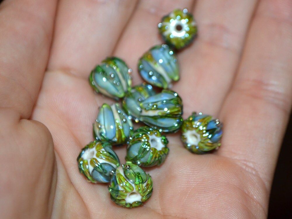 Olive green flower lampwork beads, Pale green glass beads, 10mm flower beads, Artisan lampwork garden floral theme beige gold jewelry supply