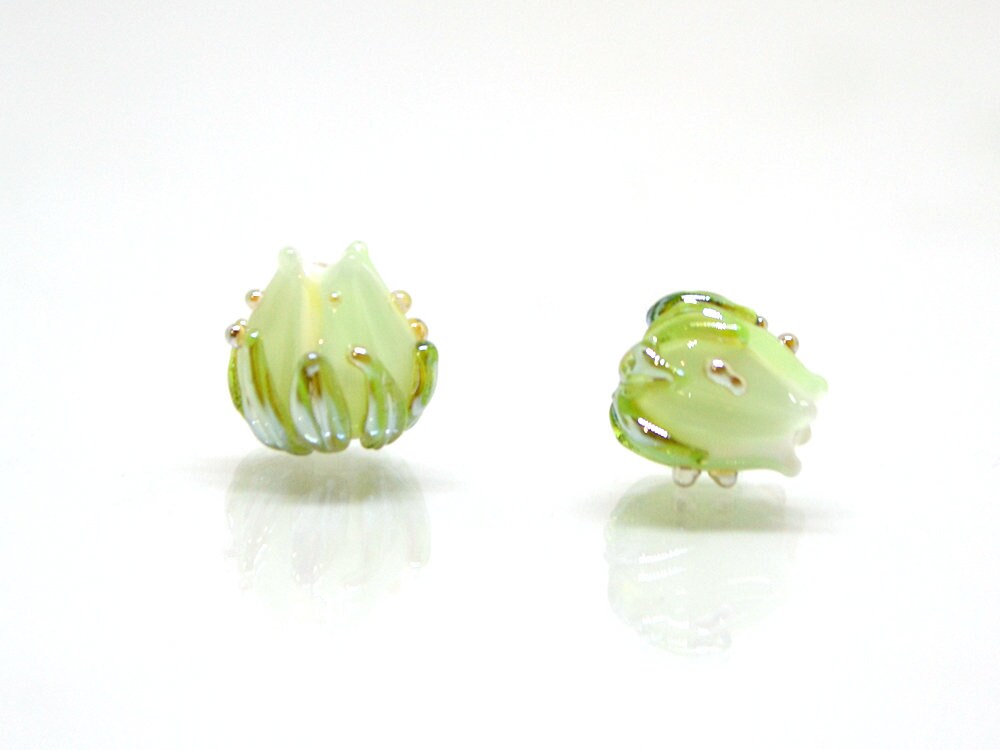 Mint green flower beads with gold leaves, Small glass beads, 7mm flower beads, Tiny lampwork beads