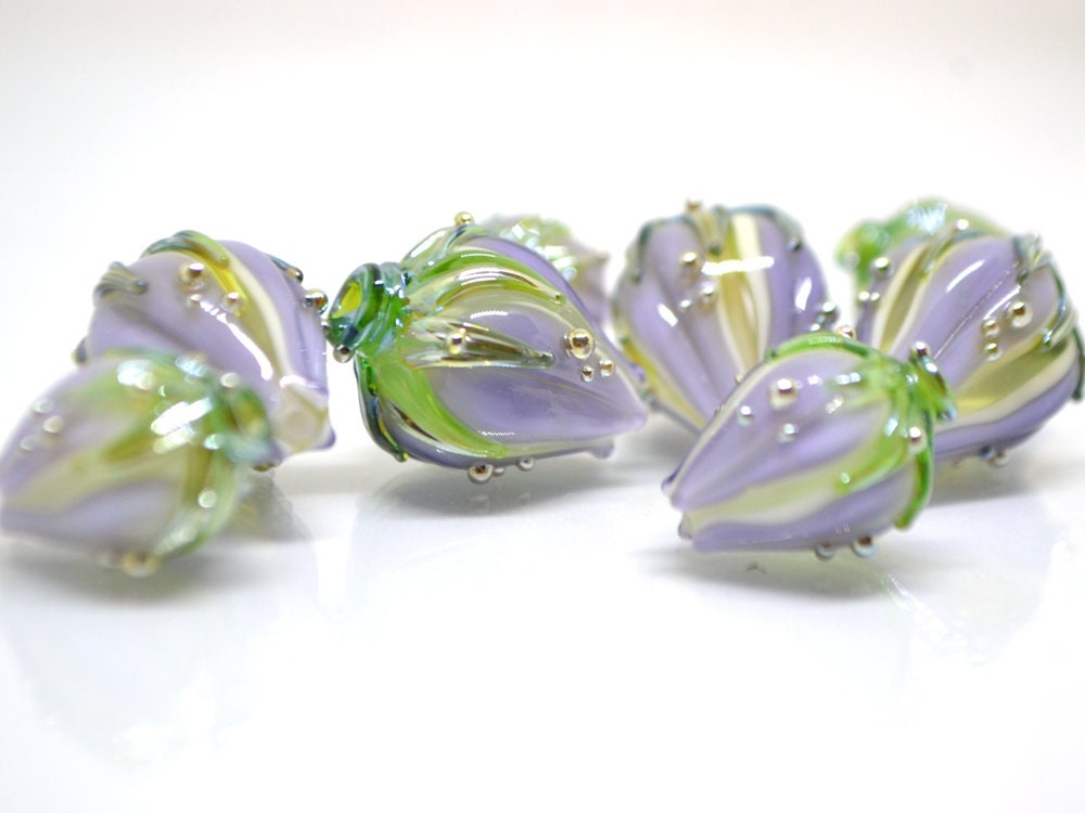 Pastel purple flower beads, Periwinkle flower beads, Handmade glass beads, Floral pendant,Flower lampwork, Lampwork flower beads