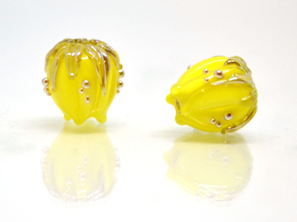 Yellow flower bead, 10mm flower bead, Yellow flower spacer, Sunshine yellow floral beads, Yellow glass flower, Bright yellow beads, Lampwork