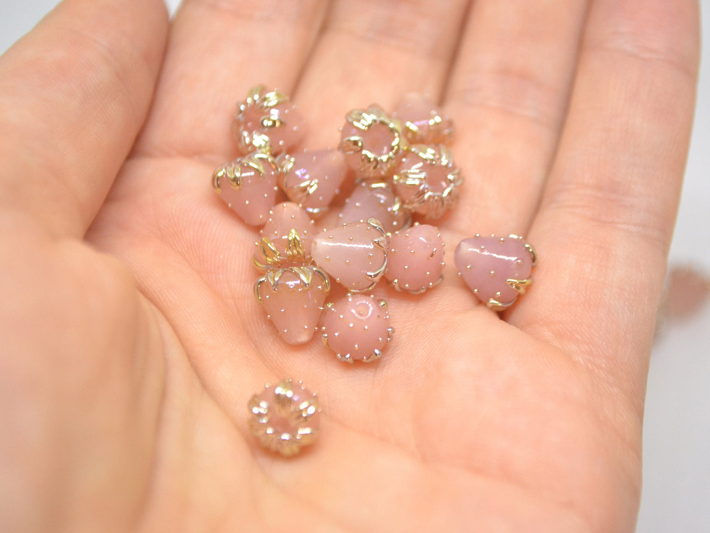 Pink floral beads with gold leaves, Peach pinky flower beads, Tiny glass beads, Light pink 7mm flower beads, Handmade lampwork