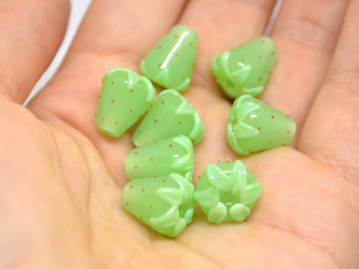 Salad green Strawberry glass beads, Green berry beads, Lampwork berry beads, Lampwork berries, Lampwork strawberry, Berry jewelry