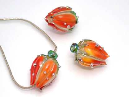 Red rosebud Handmade Lampwork Beads Artisan Lampwork Flower Glass Beads Red Orange Glass Beads Glass Floral Lampwork Flower Bud Rose Beads
