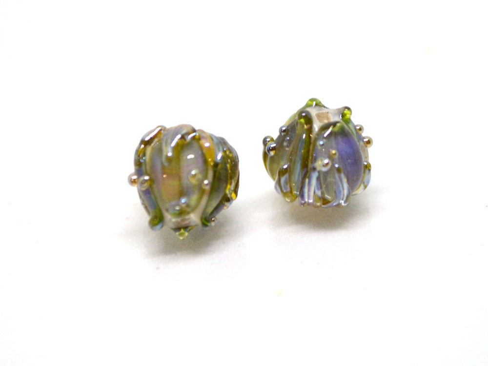 Olive gold flower beads, 7mm glass beads, Small flower beads, Tea green floral beads, Tiny flower beads