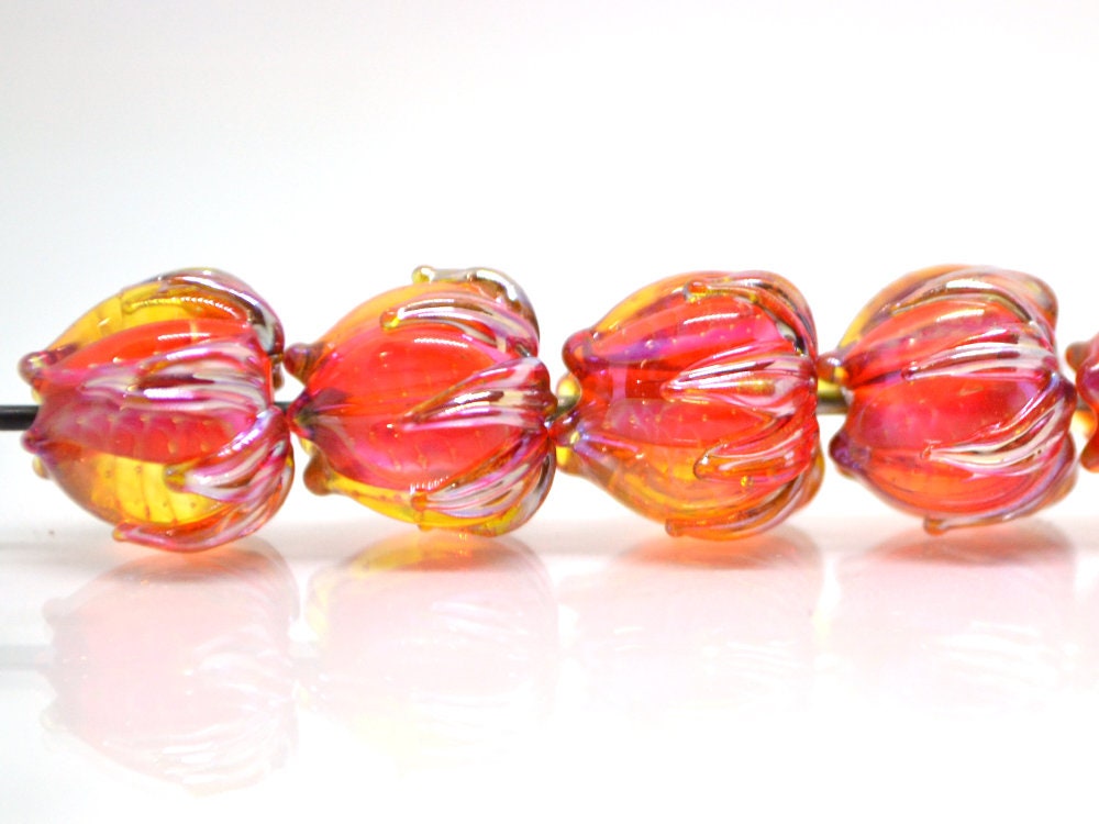 Red orange silver floral beads, Flower lampwork bead, 10mm flower beads, Lampwork flower glass beads, Artisan lampwork, bright glass beads