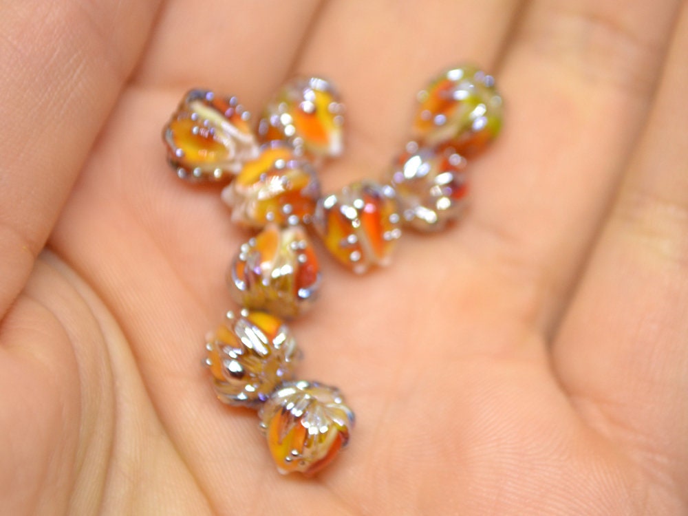 Tiny orange flower beads with gold leaves, Small glass beads, 7mm flower beads, beads for jewelry, Artisan lampwork