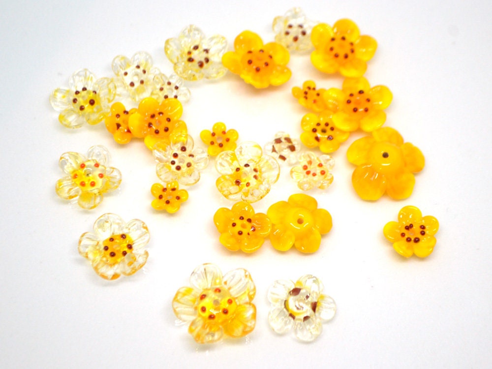 Yellow glass beads, Set of 12pcs, Honey yellow flower beads, Golden yellow beads, Topaz yellow beads, Floral lampwork, Artisan Lampwork bead