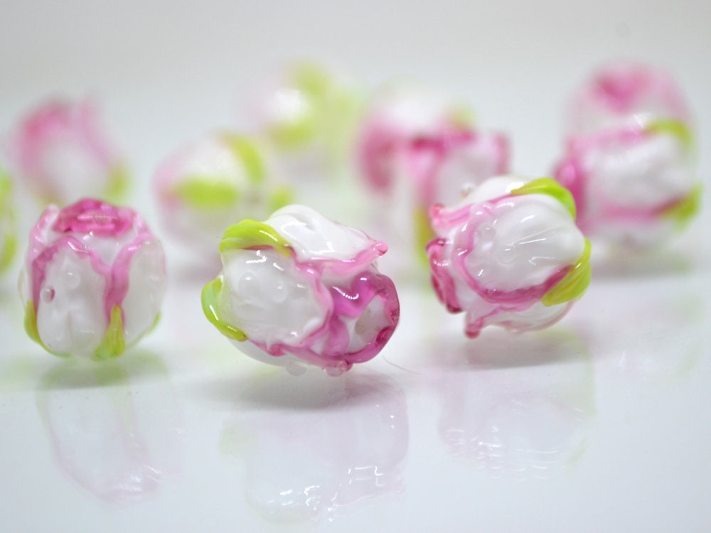 Amazing pink white rose bud beads, lampwork rosebud, Glass rose beads, Artisan lampwork, Floral Jewelry, Jewelry making, Flower lampwork