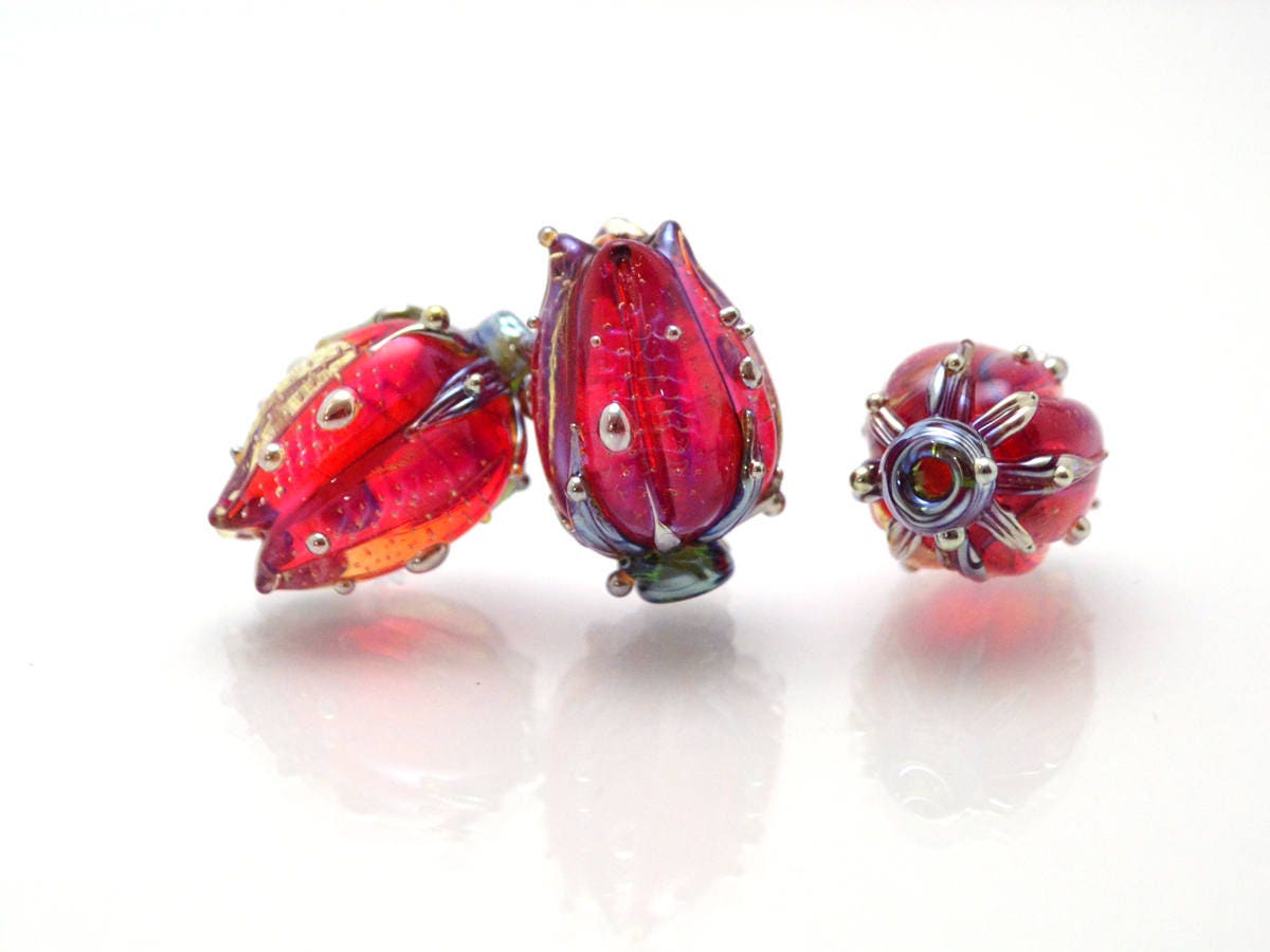 Handmade lampwork Flower lampwork Artisan lampwork Floral pendant Glass Beads pink red wine netting pendant jewelry making romantic silver
