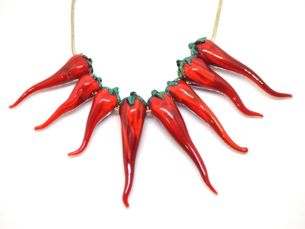 Red chili peppers, Glass chili beads, Horizontal center-drilled beads, Vegetable beads, Farm pendant, red green