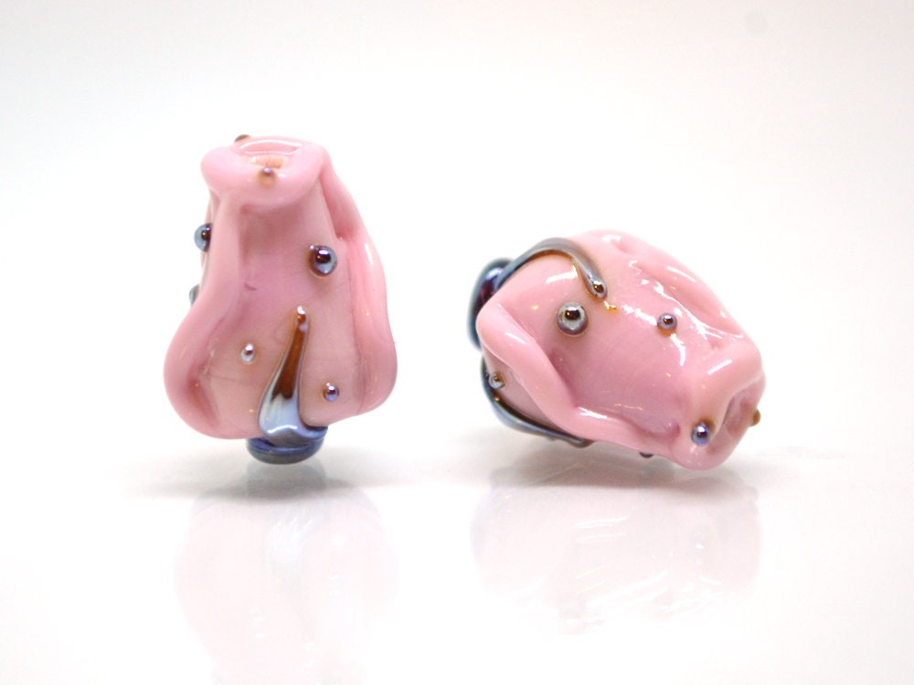 Pink twisted rosebud  beads, Opaque pink Glass rose bud Bead, Flower lampwork bead, Artisan lampwork beads